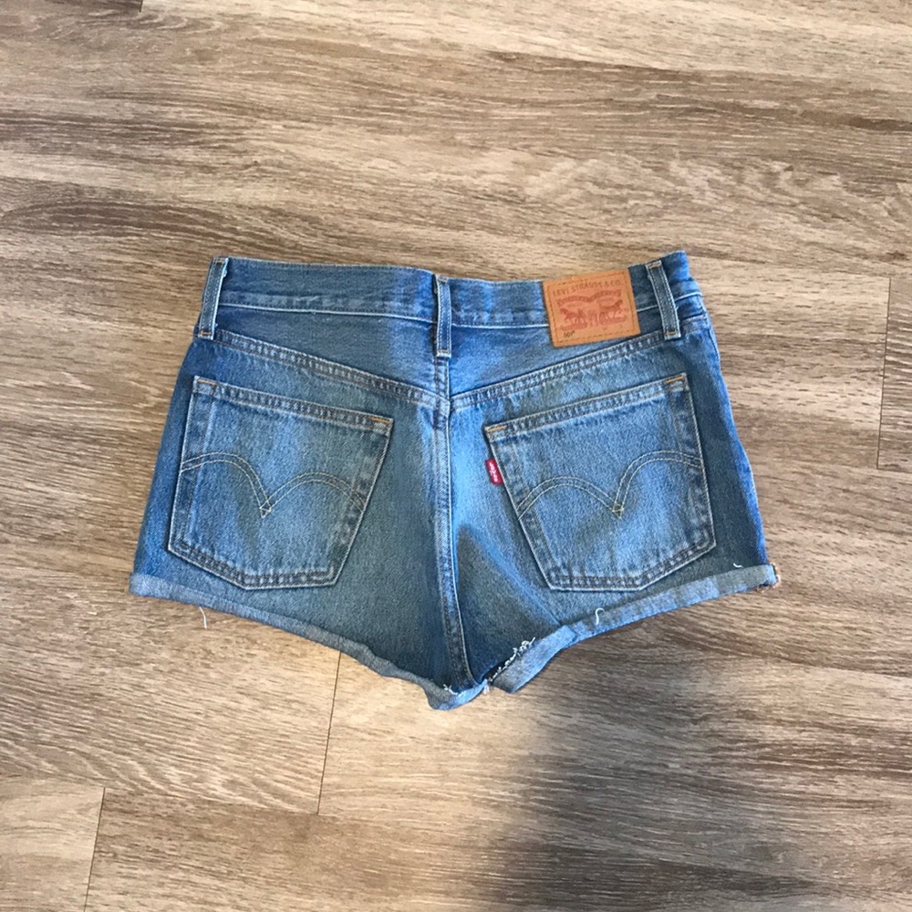 LEVIS SHORTS!!!!!